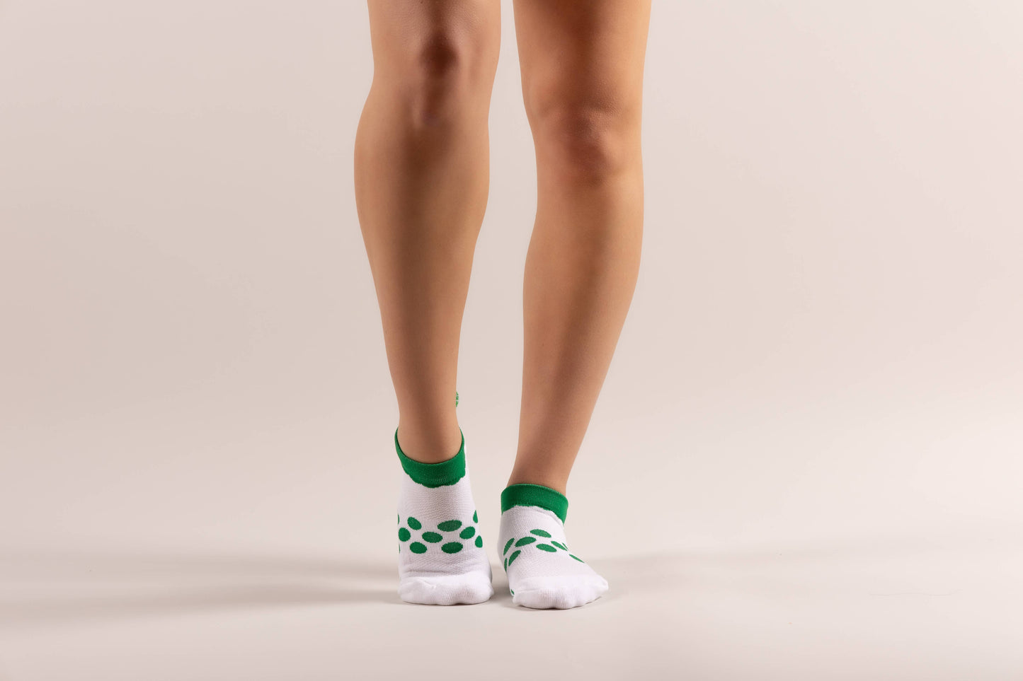 DOUBLE POM Athletic Ankle Sock w/ Kelly Green Trim and Fuchsia + Kelly Green Confetti Poms: Kelly Green / SM/MED