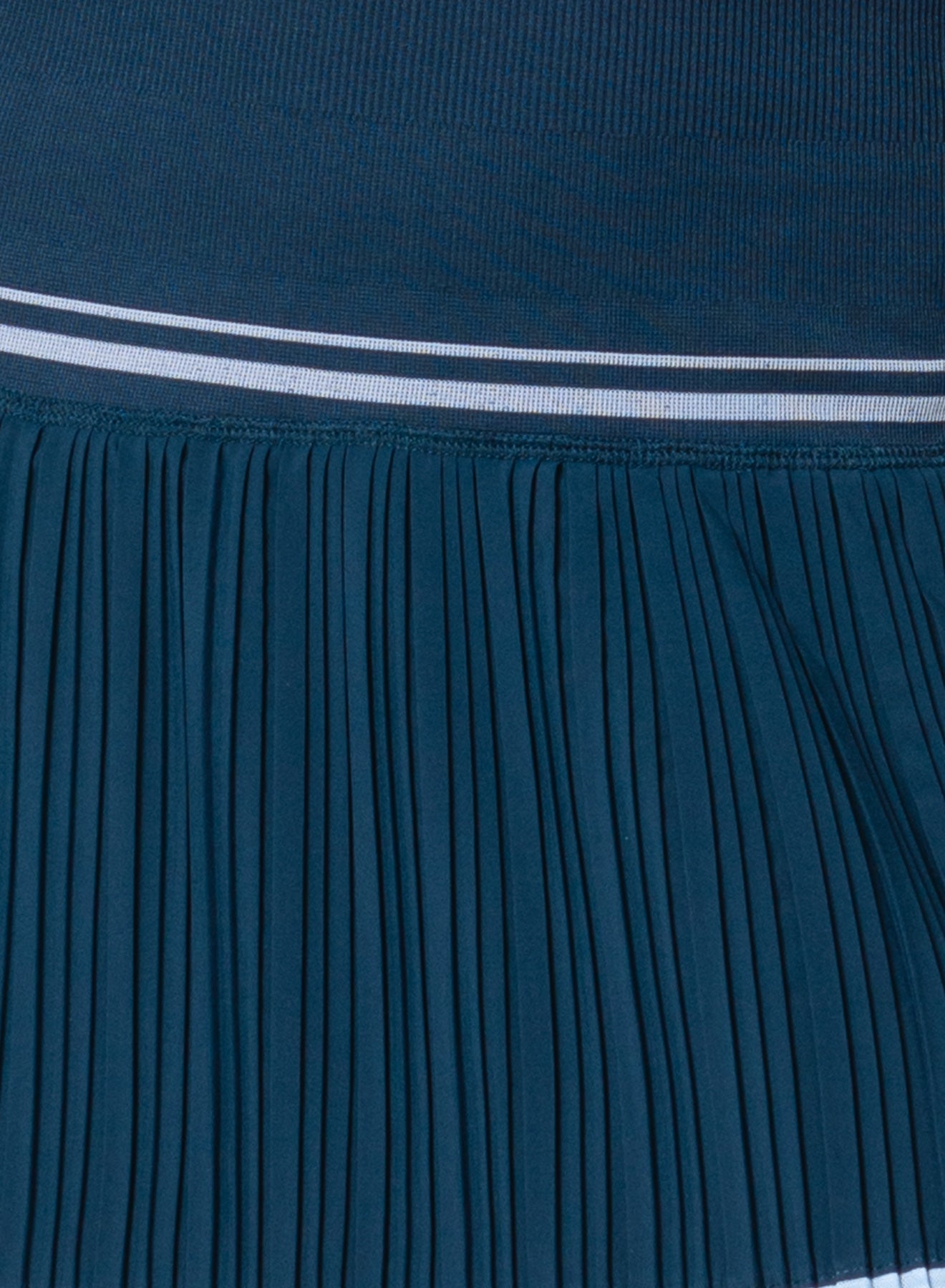 LUCKY IN LOVE Motion Pleated Skort (Women's) - Navy 14"-14.5"