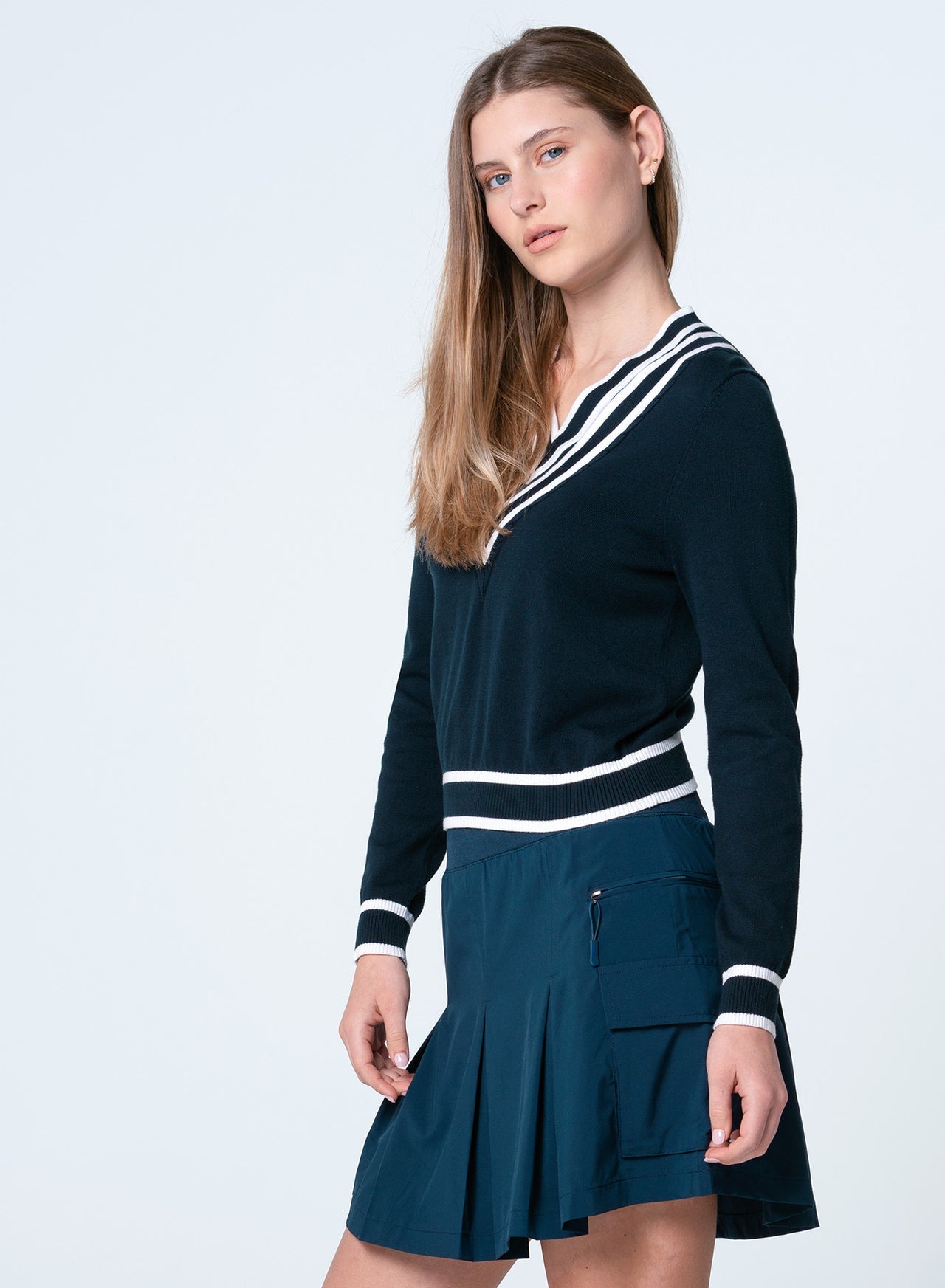 LUCKY IN LOVE Victory V-neck Sweater (Women's) - Navy